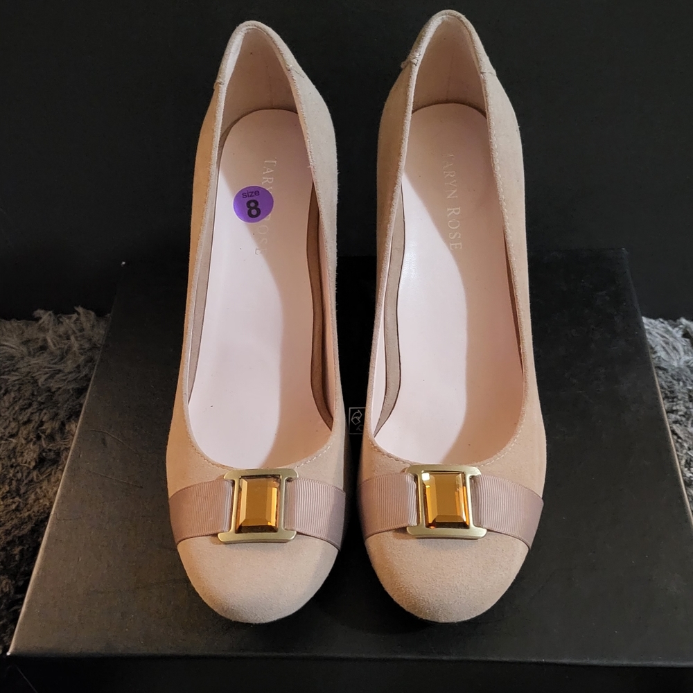 Taryn Rose suede pumps in Size 8